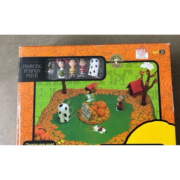 Peanuts It's The Great Pumpkin 2009 Music & Motion Prowling Pumpkin Patch Works - Picture 4 of 10